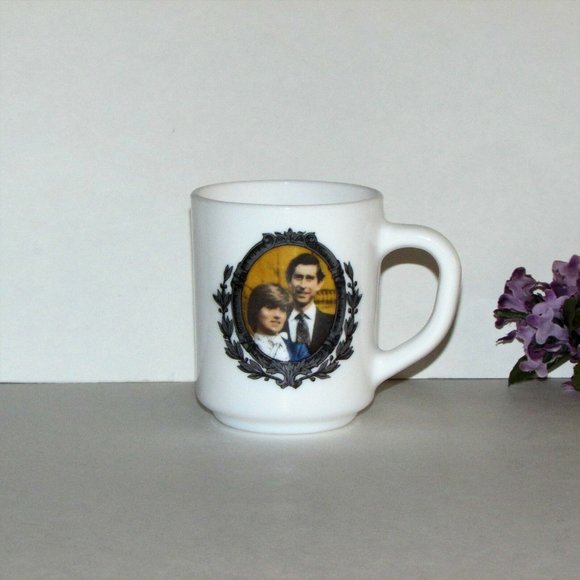 Prince King Charles & Princess Diana Royal Wedding Milk Glass Coffee Mug Vintage - Picture 1 of 6
